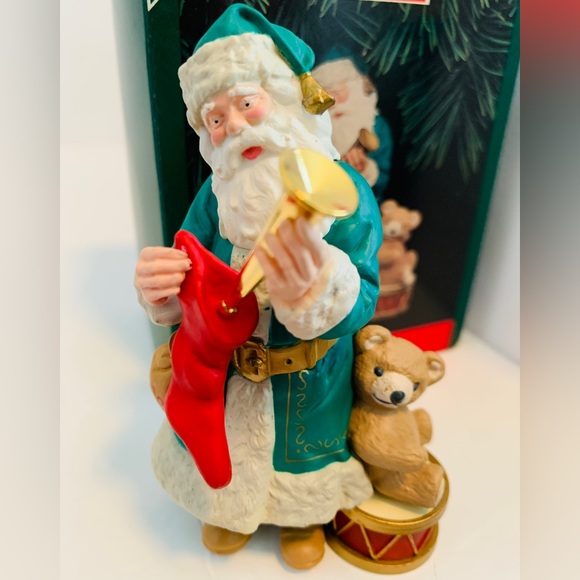 Hallmark Merry Olde Santa Ornament 1992 Santa Claus Christmas Ornament - Picture 6 of 11